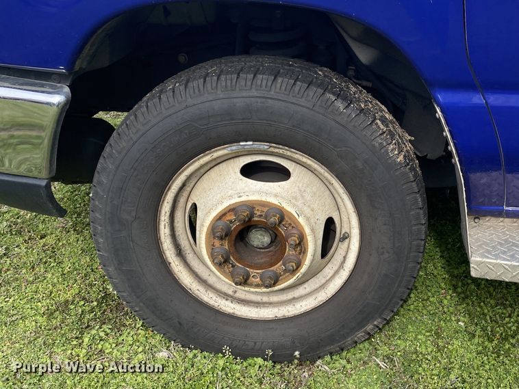 image for item DL7118 2017 Ford E450 Super Duty  ambulance