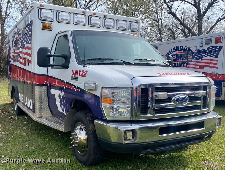 image for item DL7119 2015 Ford E450 Super Duty  ambulance