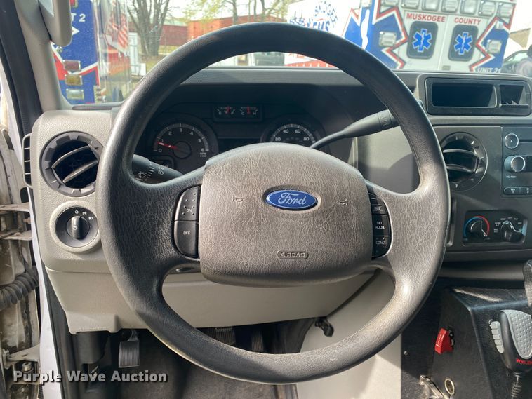 image for item DL7119 2015 Ford E450 Super Duty  ambulance