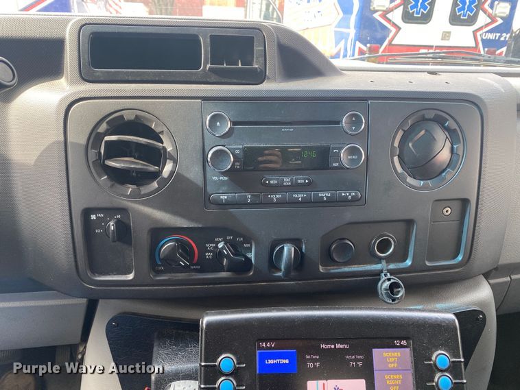 image for item DL7119 2015 Ford E450 Super Duty  ambulance