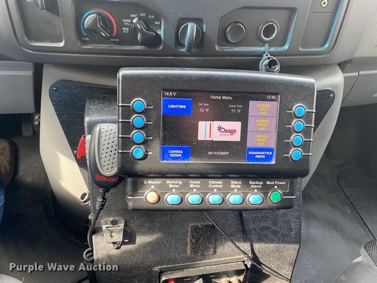 image for item DL7119 2015 Ford E450 Super Duty  ambulance