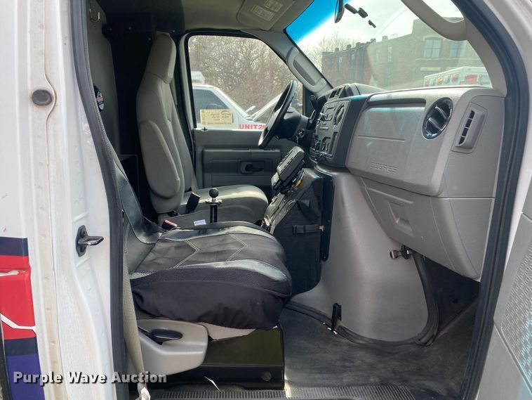 image for item DL7119 2015 Ford E450 Super Duty  ambulance