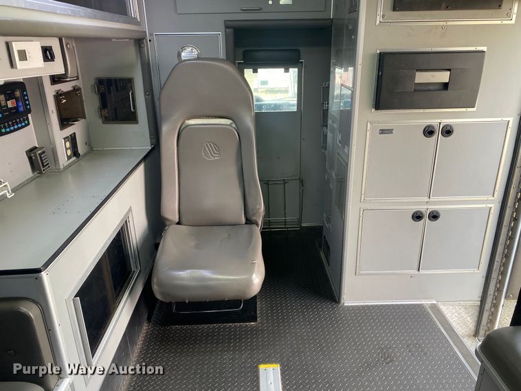 image for item DL7119 2015 Ford E450 Super Duty  ambulance