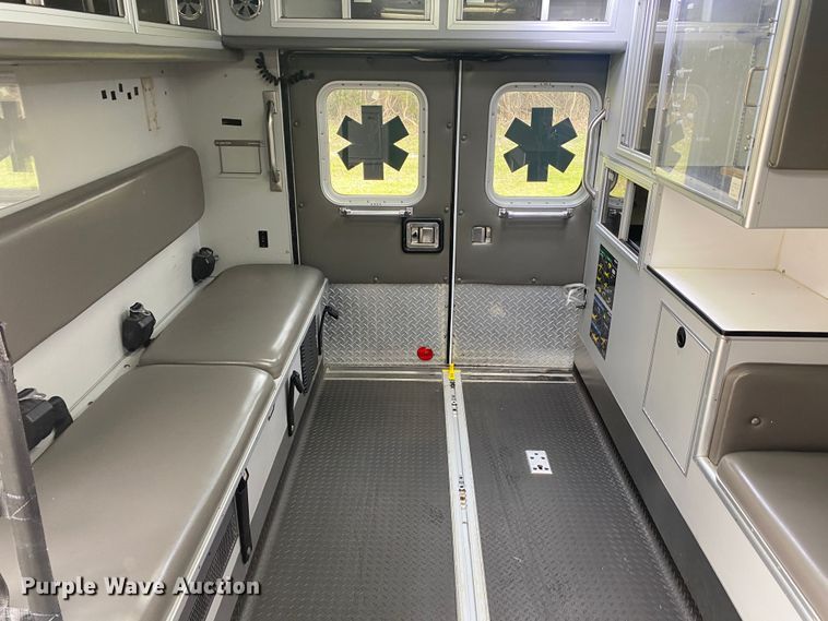 image for item DL7119 2015 Ford E450 Super Duty  ambulance