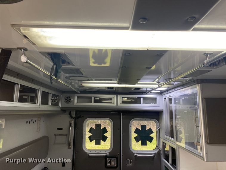 image for item DL7119 2015 Ford E450 Super Duty  ambulance