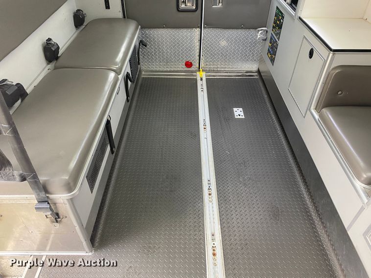 image for item DL7119 2015 Ford E450 Super Duty  ambulance