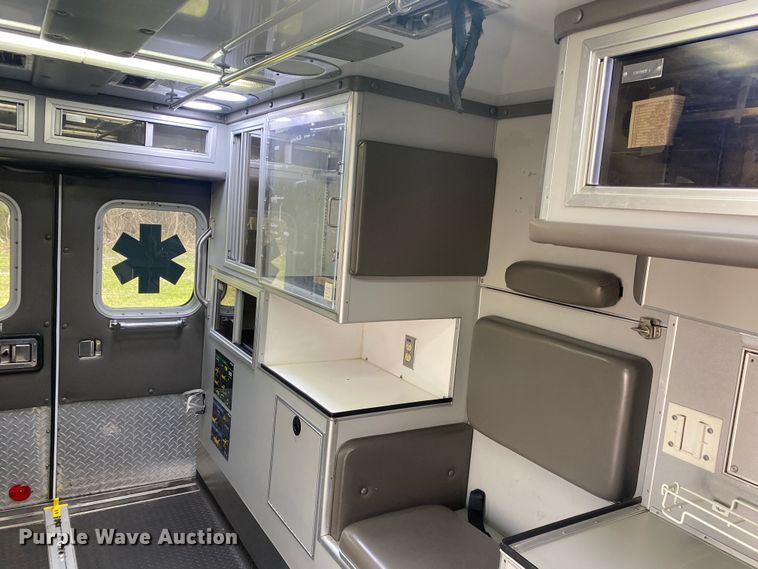 image for item DL7119 2015 Ford E450 Super Duty  ambulance