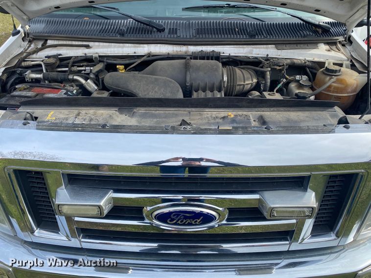 image for item DL7119 2015 Ford E450 Super Duty  ambulance