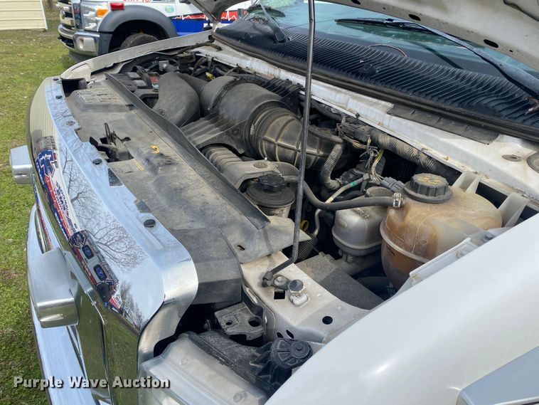 image for item DL7119 2015 Ford E450 Super Duty  ambulance