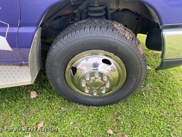 image for item DL7119 2015 Ford E450 Super Duty  ambulance