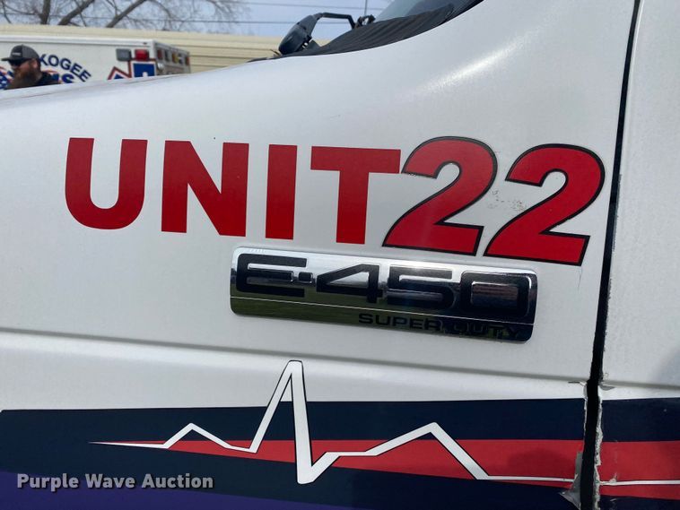 image for item DL7119 2015 Ford E450 Super Duty  ambulance