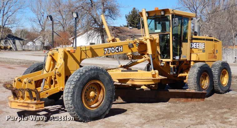 image for item DN6321 2001 John Deere 770CH  motor grader