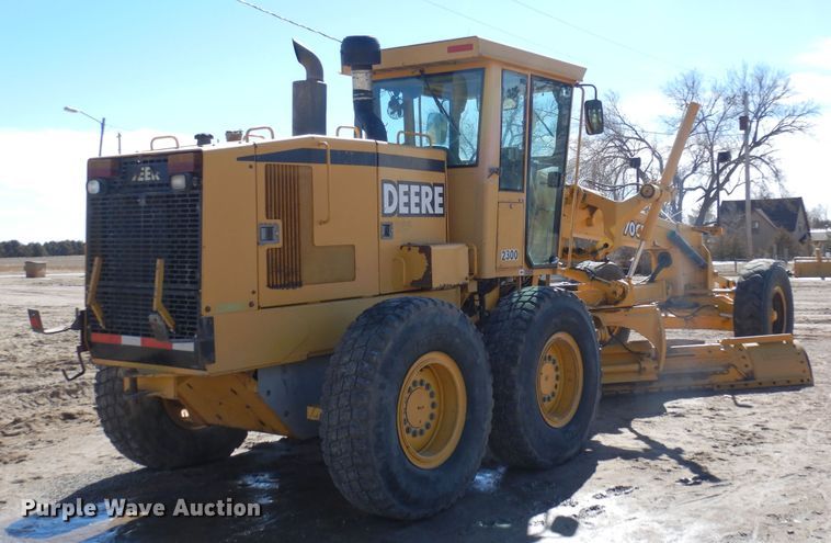 image for item DN6321 2001 John Deere 770CH  motor grader