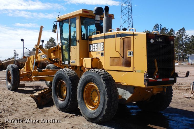 image for item DN6321 2001 John Deere 770CH  motor grader