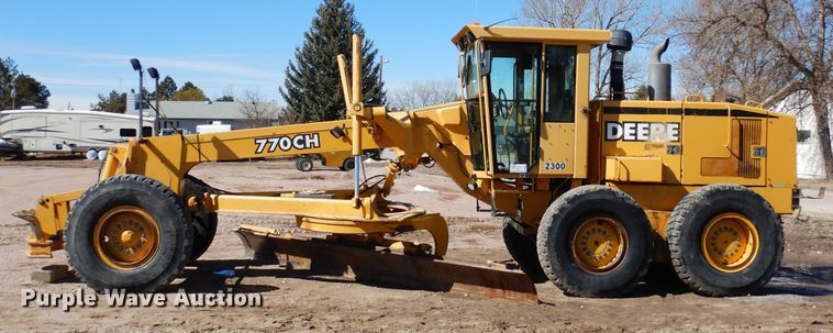 image for item DN6321 2001 John Deere 770CH  motor grader