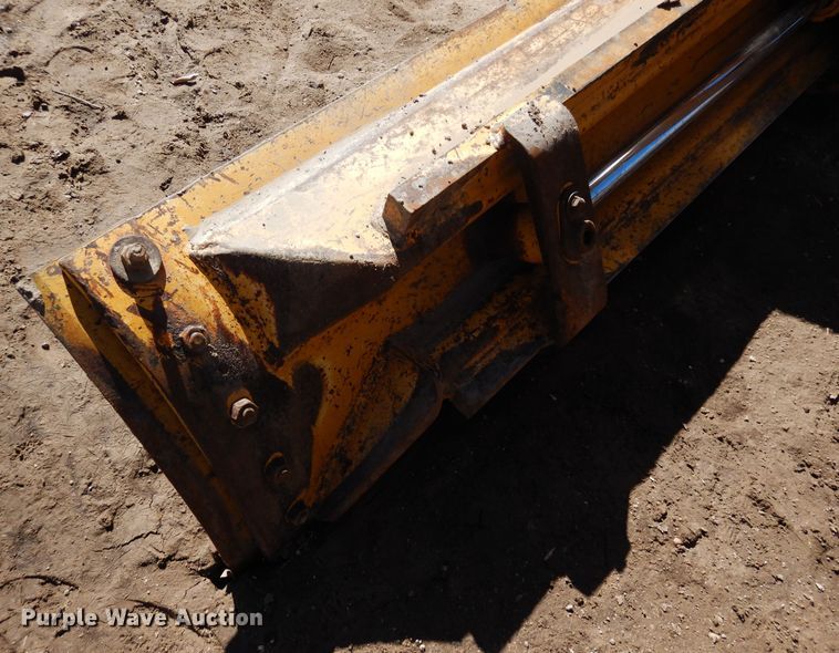 image for item DN6321 2001 John Deere 770CH  motor grader