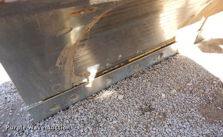 image for item DN6321 2001 John Deere 770CH  motor grader