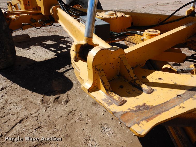 image for item DN6321 2001 John Deere 770CH  motor grader