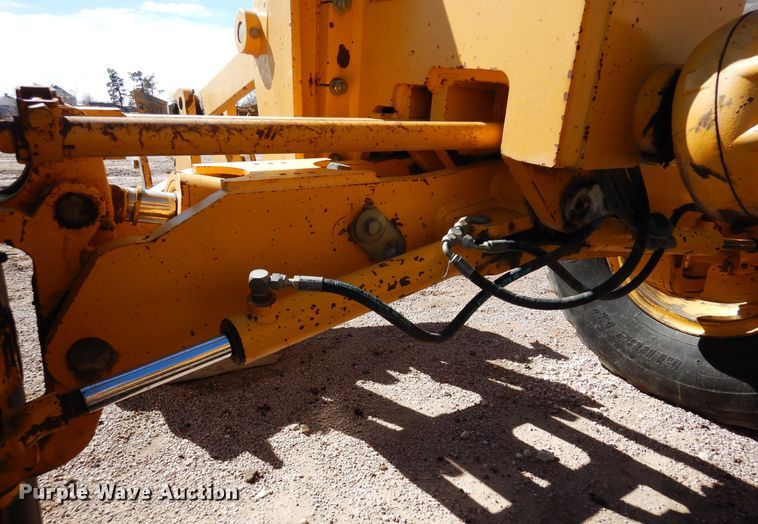 image for item DN6321 2001 John Deere 770CH  motor grader