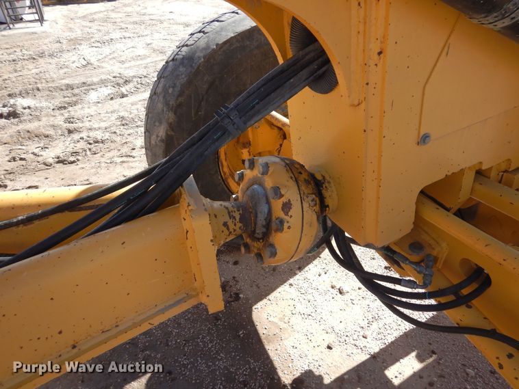 image for item DN6321 2001 John Deere 770CH  motor grader