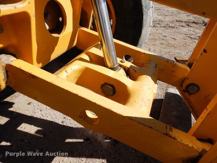 image for item DN6321 2001 John Deere 770CH  motor grader