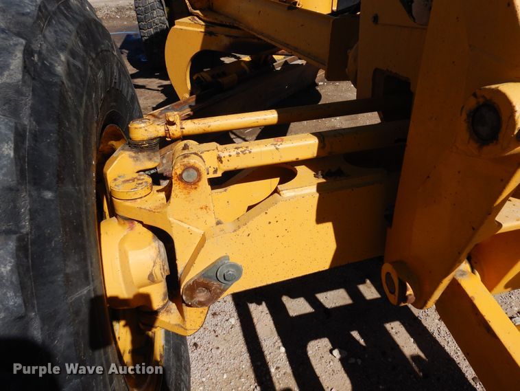 image for item DN6321 2001 John Deere 770CH  motor grader