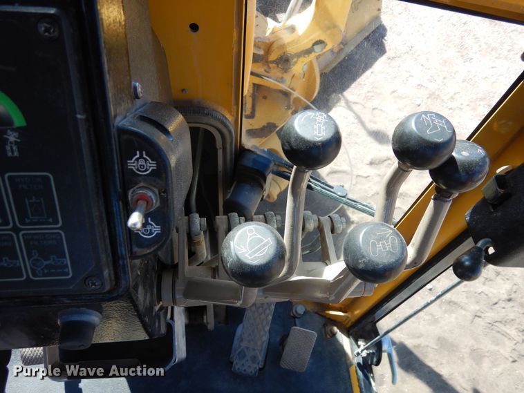 image for item DN6321 2001 John Deere 770CH  motor grader