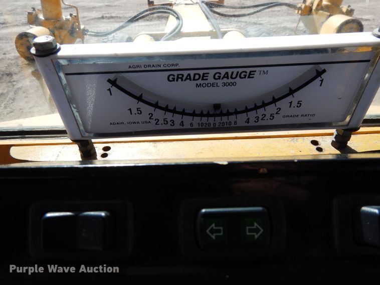 image for item DN6321 2001 John Deere 770CH  motor grader