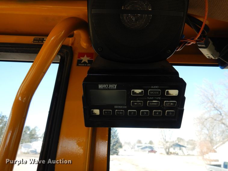 image for item DN6321 2001 John Deere 770CH  motor grader