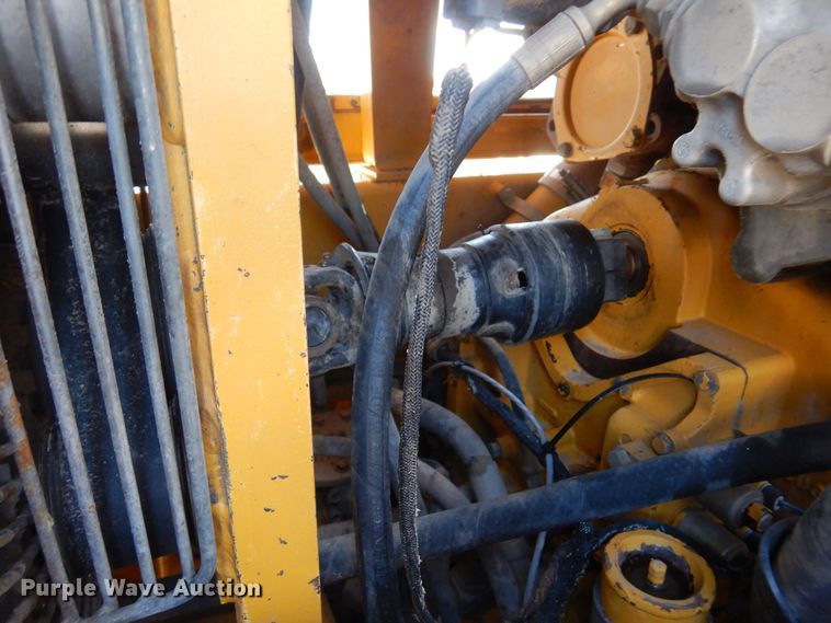 image for item DN6321 2001 John Deere 770CH  motor grader