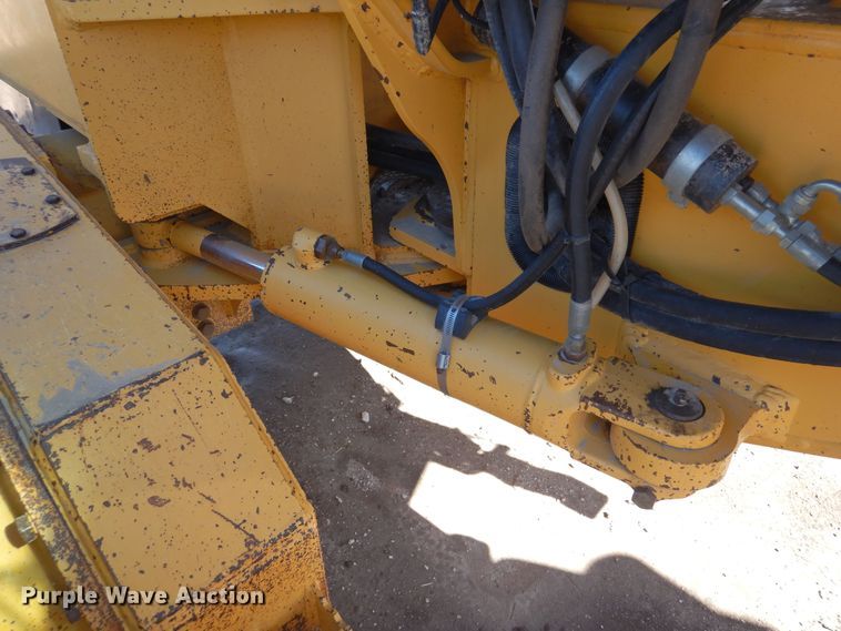 image for item DN6321 2001 John Deere 770CH  motor grader