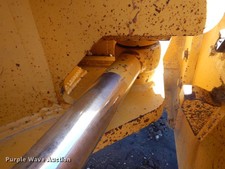 image for item DN6321 2001 John Deere 770CH  motor grader