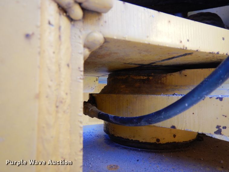 image for item DN6321 2001 John Deere 770CH  motor grader