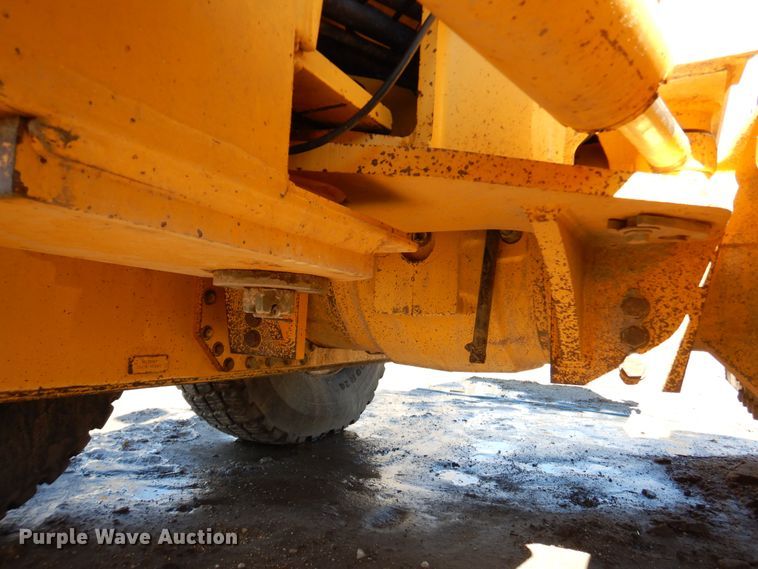 image for item DN6321 2001 John Deere 770CH  motor grader