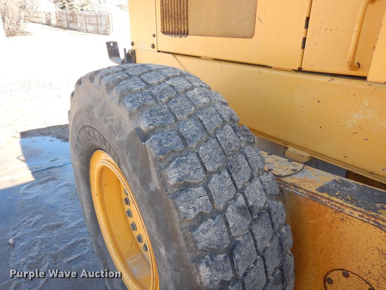 image for item DN6321 2001 John Deere 770CH  motor grader