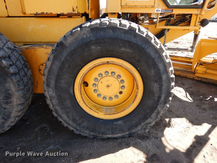 image for item DN6321 2001 John Deere 770CH  motor grader