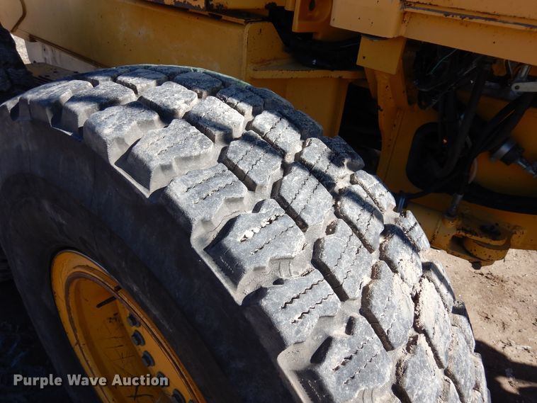 image for item DN6321 2001 John Deere 770CH  motor grader