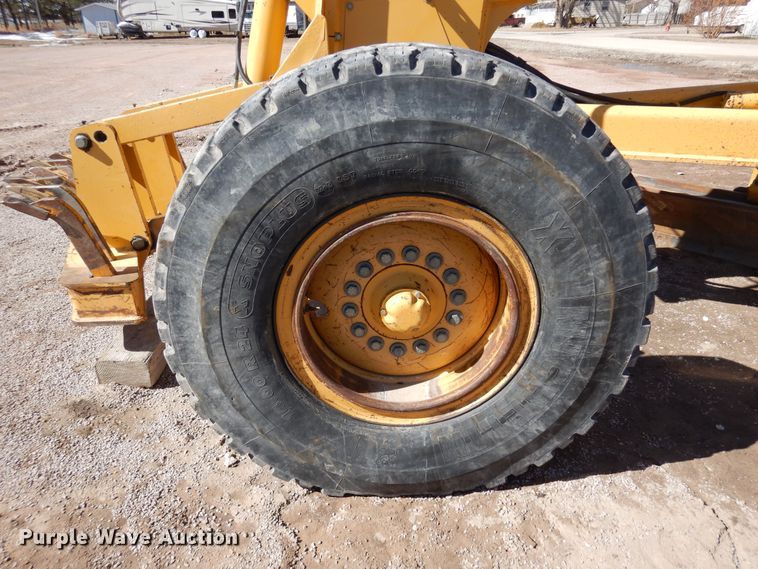 image for item DN6321 2001 John Deere 770CH  motor grader