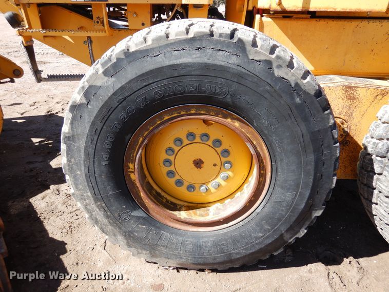 image for item DN6321 2001 John Deere 770CH  motor grader