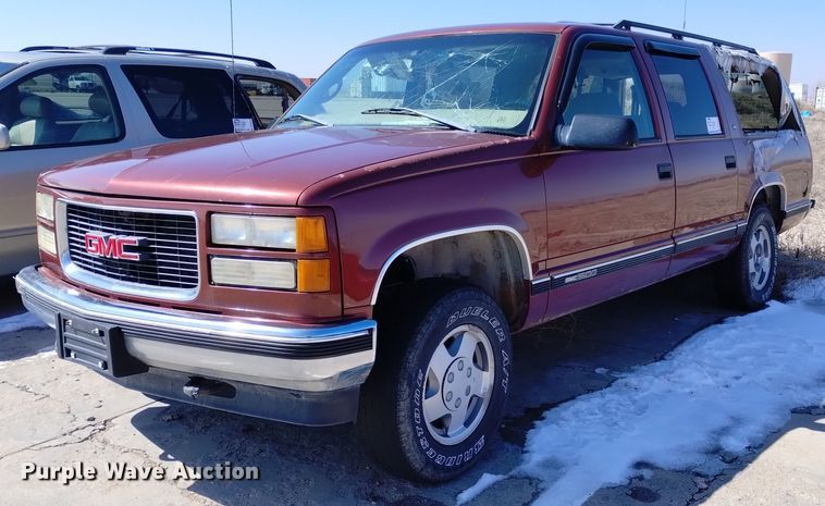 image for item DN6345 1999 GMC Suburban 1500  SUV