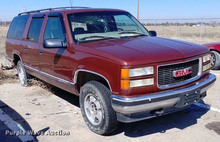 image for item DN6345 1999 GMC Suburban 1500  SUV
