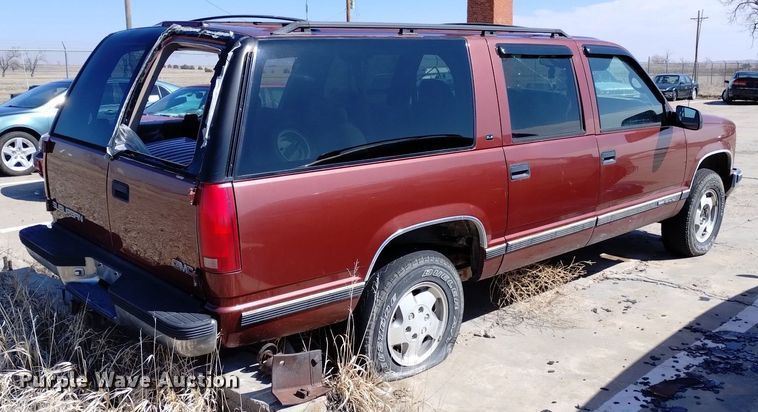 image for item DN6345 1999 GMC Suburban 1500  SUV