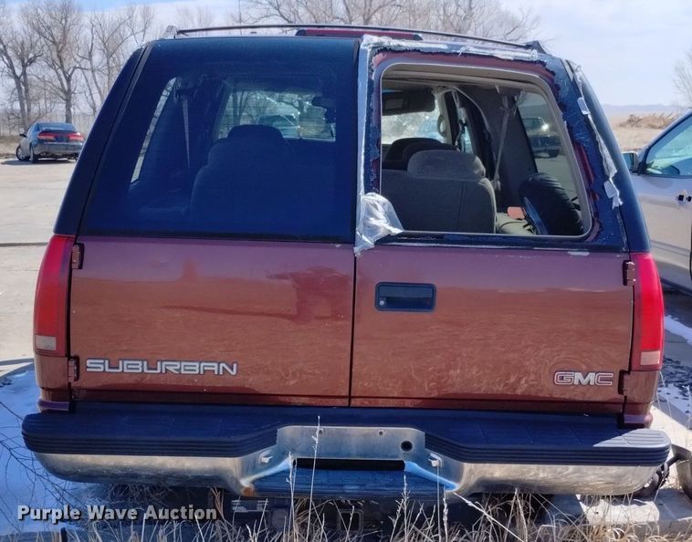 image for item DN6345 1999 GMC Suburban 1500  SUV
