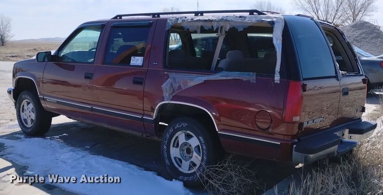 image for item DN6345 1999 GMC Suburban 1500  SUV