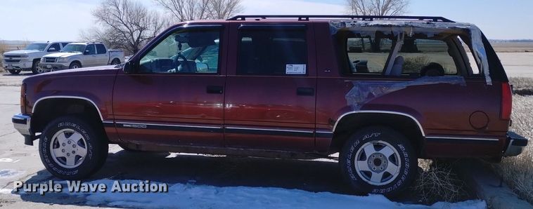 image for item DN6345 1999 GMC Suburban 1500  SUV