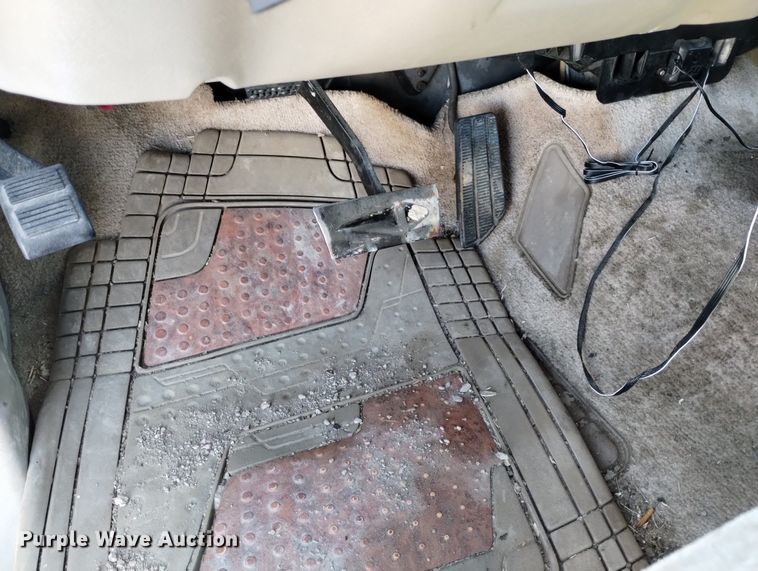 image for item DN6345 1999 GMC Suburban 1500  SUV