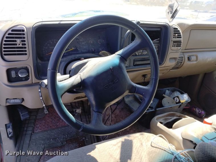 image for item DN6345 1999 GMC Suburban 1500  SUV