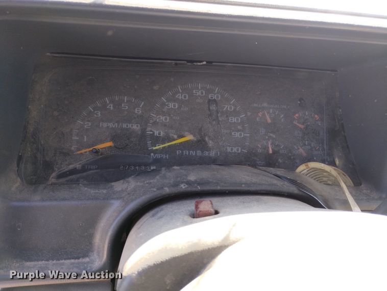 image for item DN6345 1999 GMC Suburban 1500  SUV