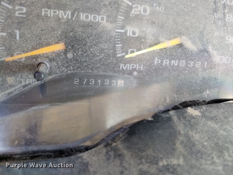 image for item DN6345 1999 GMC Suburban 1500  SUV