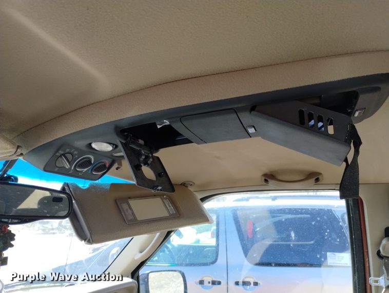 image for item DN6345 1999 GMC Suburban 1500  SUV